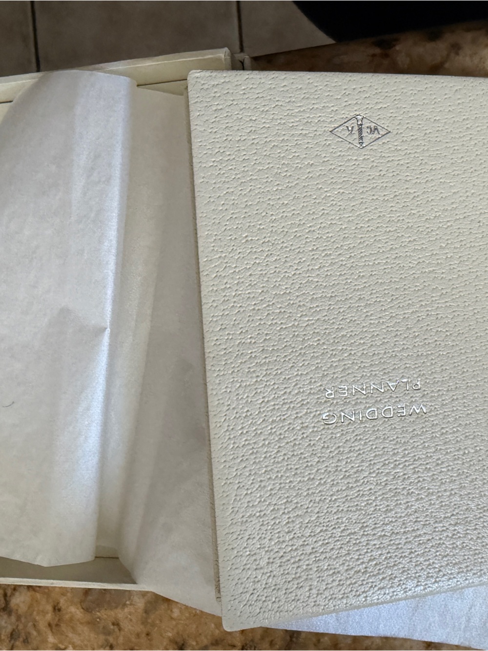 Van Cleef & Arpels Ivory/White Textured wedding book